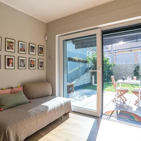 Guesthost - Stylish Modern Flat With Private Garden * コモ