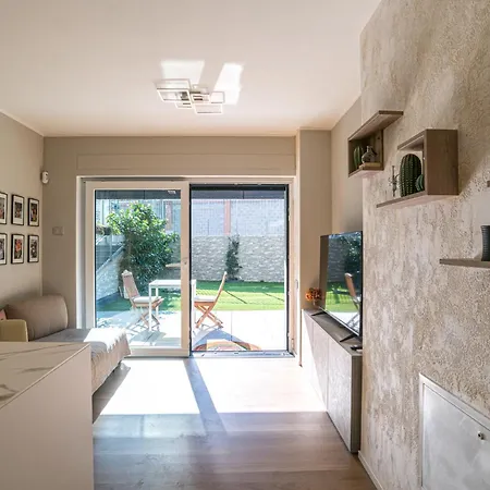 アパート Guesthost - Stylish Modern Flat With Private Garden *
