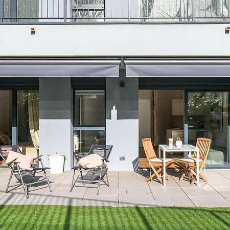 Guesthost - Stylish Modern Flat With Private Garden Apartmán *